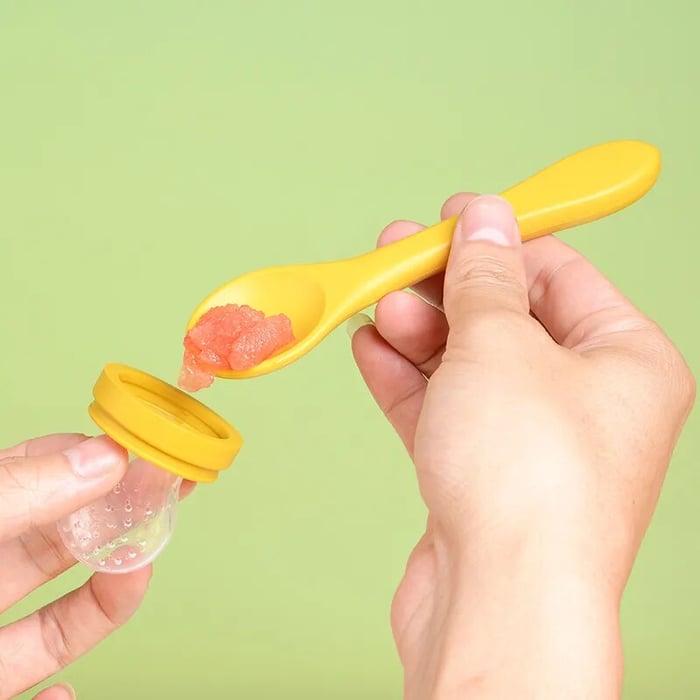 Baby food pacifier